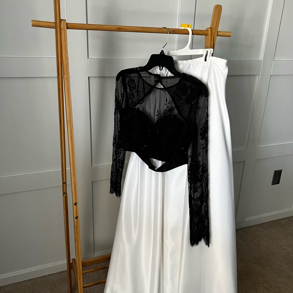 Size 6 Prom or Ballroom Dress Black and White 2-piece